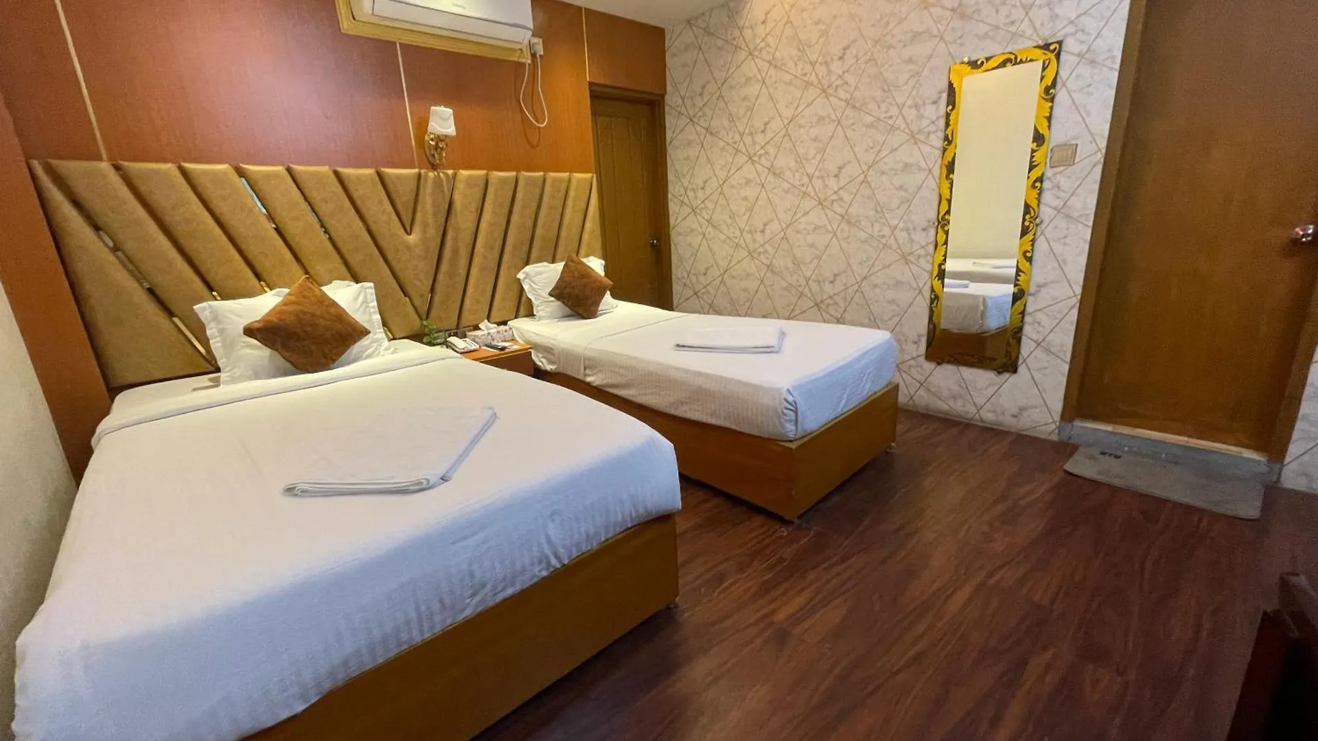 Hotel Rosewood Uttara داكا